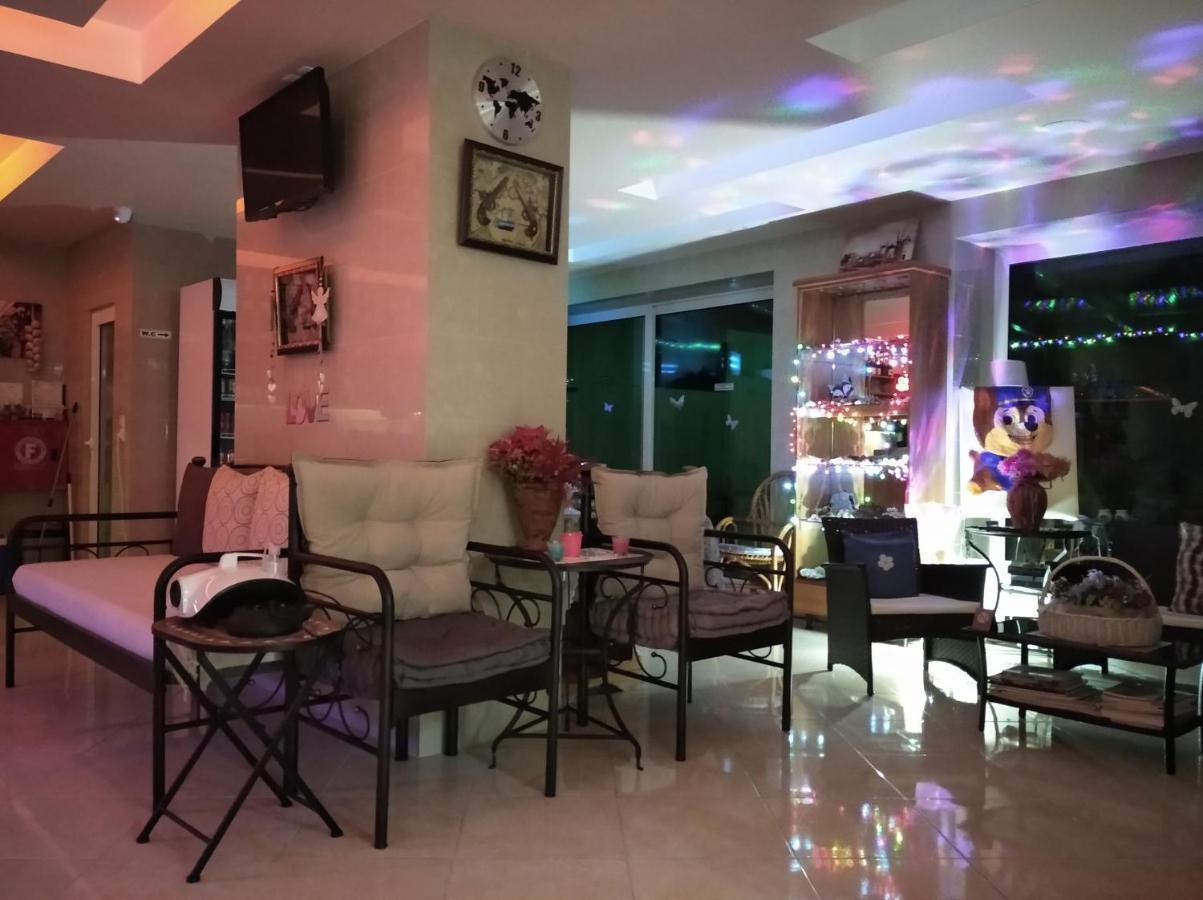 Nikolakakis Rooms Lavrio Exterior foto